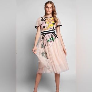 NWOT TAYLOR SEQUIN MIDI DRESS